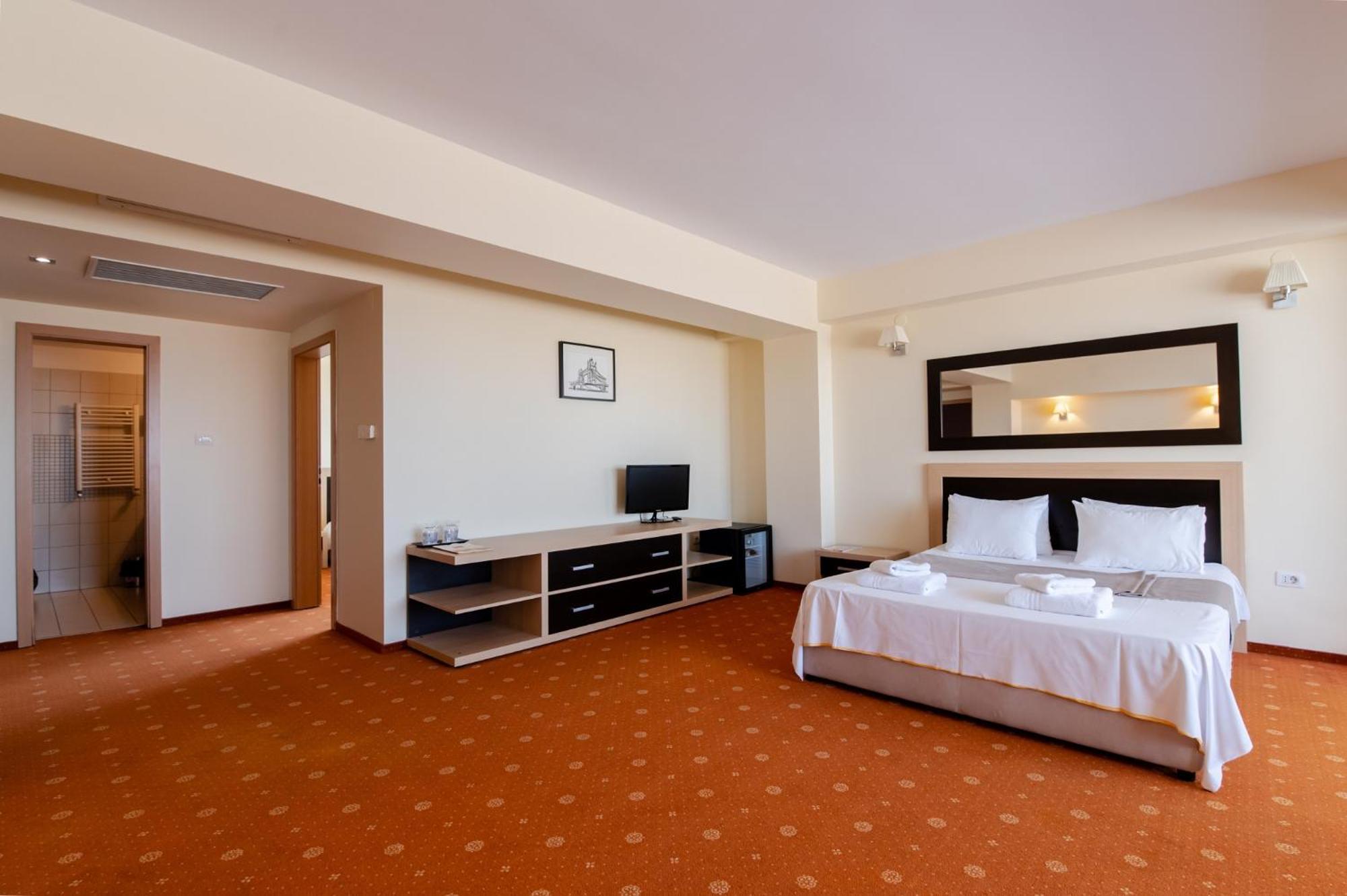 Hotel Oxford By Timhotels Тимишоара Экстерьер фото