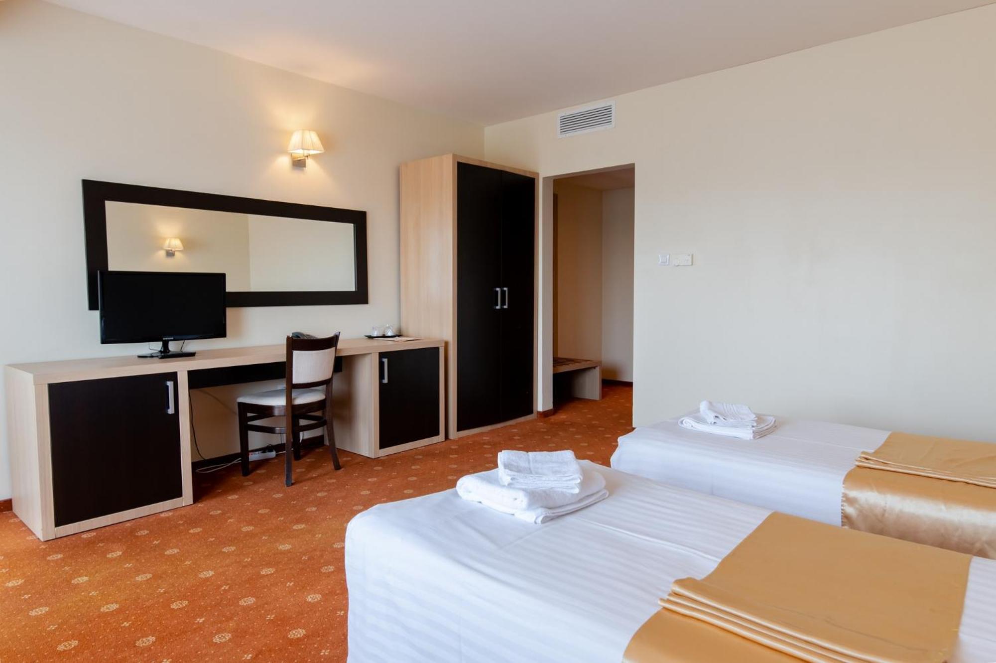 Hotel Oxford By Timhotels Тимишоара Экстерьер фото