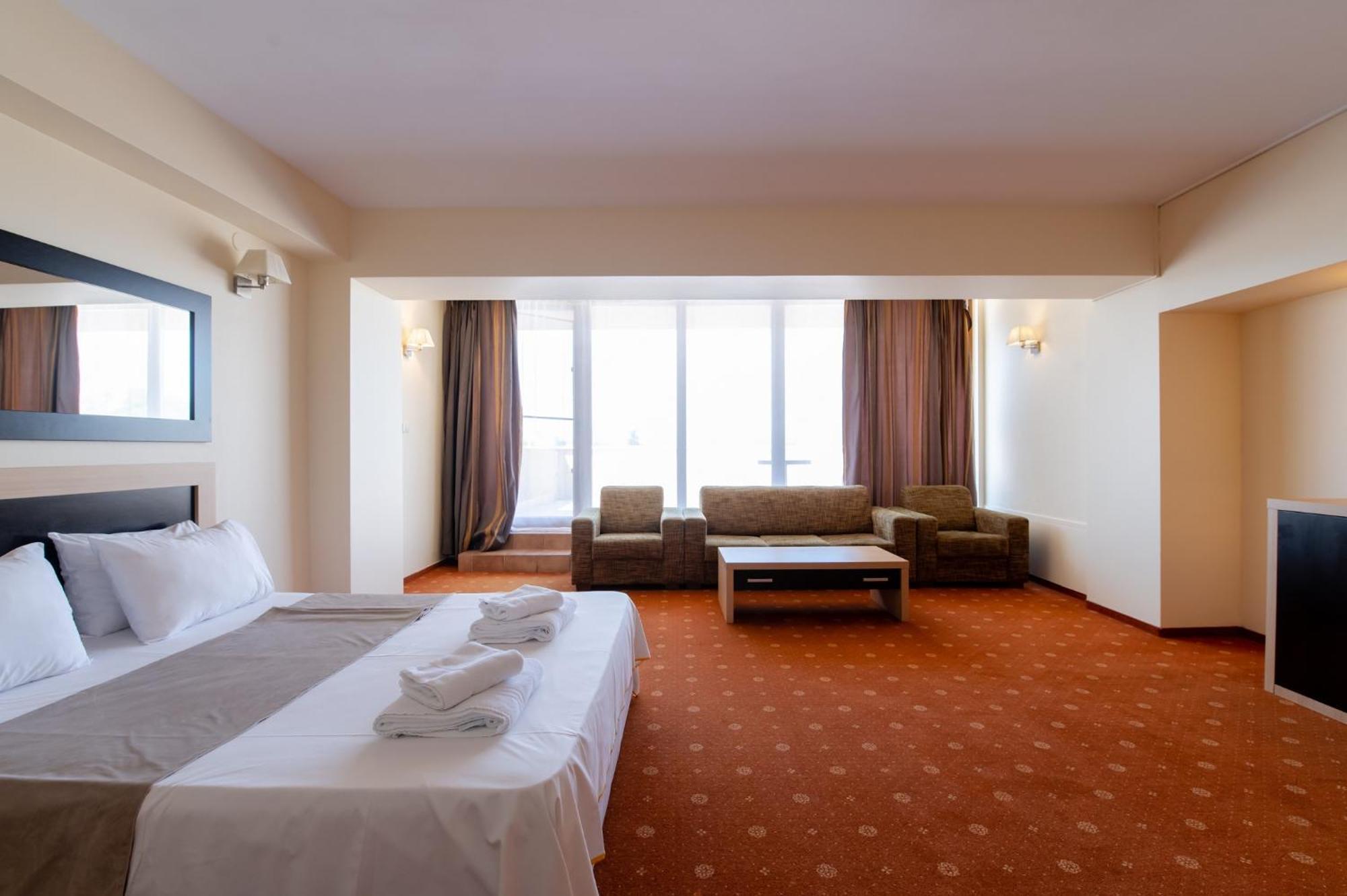 Hotel Oxford By Timhotels Тимишоара Экстерьер фото