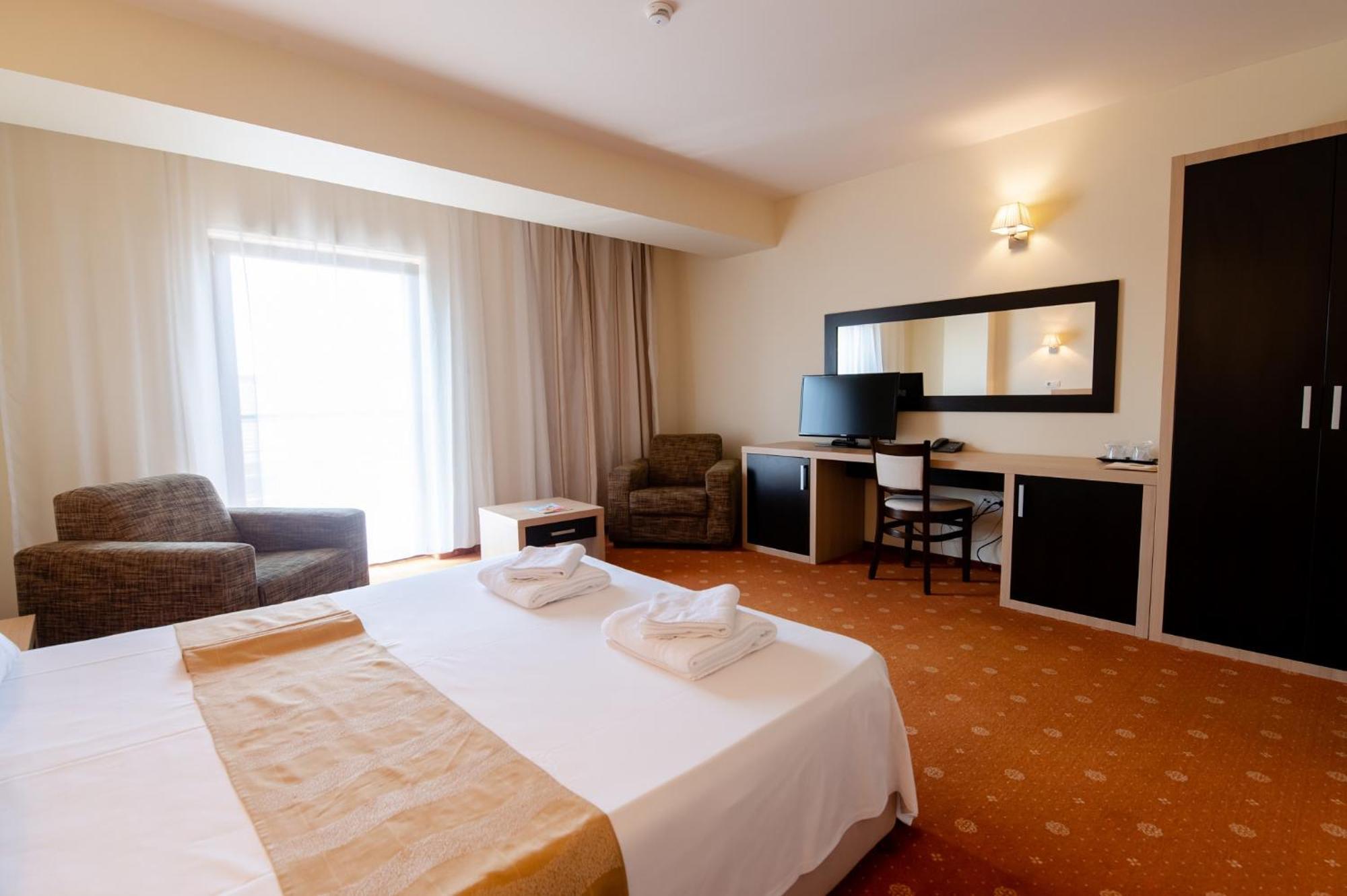 Hotel Oxford By Timhotels Тимишоара Экстерьер фото